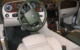 Bentley Coupe 2004
